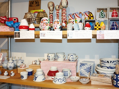 民芸品や陶磁器など様々な“日本のスグレモノ”が集まる